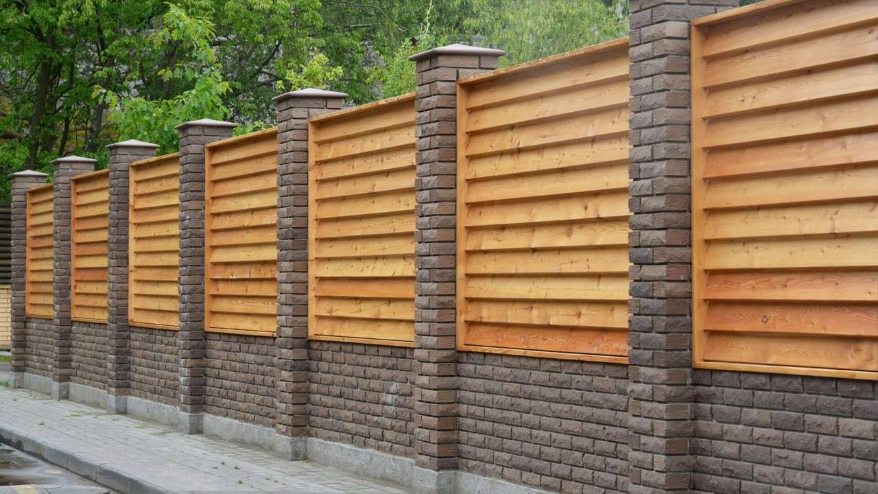 Деревянный забор под ключ в Красноярске — пример работы